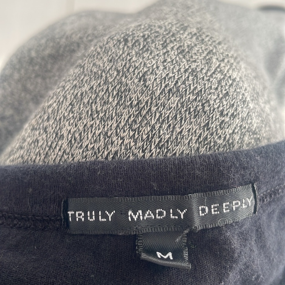 Truly Madly Deeply Daisies Crop Tee 🔥 - Size Medium - Picture 9 of 10